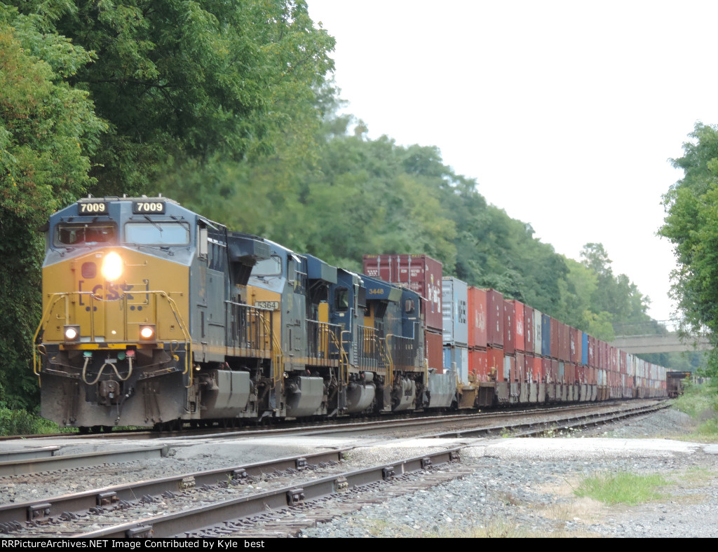 CSX 7009 on I169